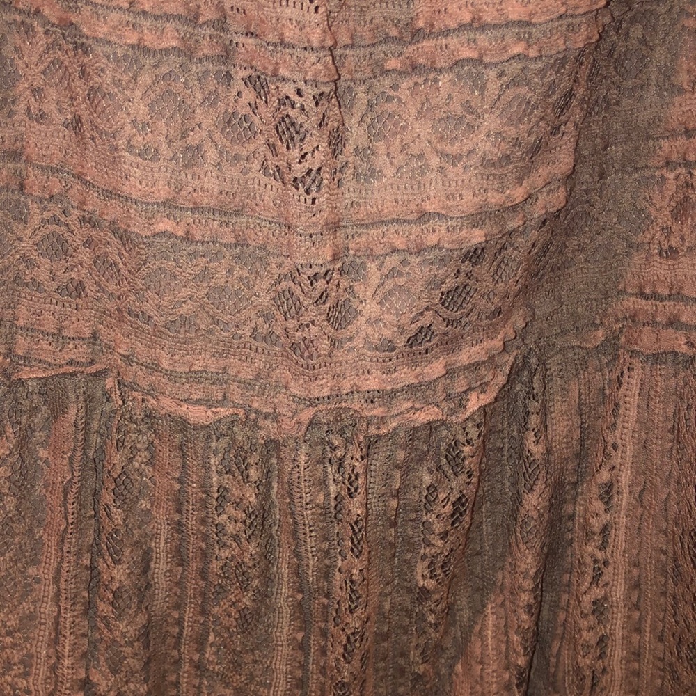 🚂Maurice’s elastic Taupe lace skirt - Picture 2 of 4